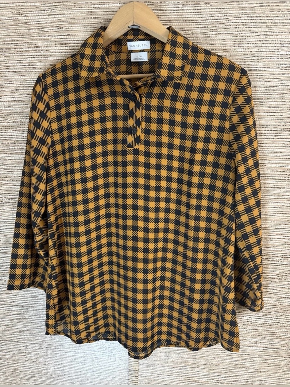 Van Heusen Shirt Women’s Size Small Petite Yellow Gold Houndstooth Plaid Collar